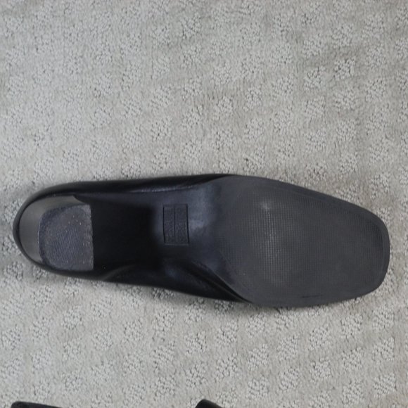 Mootsies Tootsies Size 9M Black Leather 3" Block Heel Loafers - Picture 6 of 6